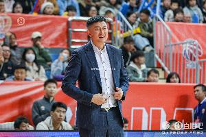 真摯的祝福！祝廣東男籃主帥杜鋒44歲生日快樂(lè)！