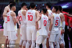 不容易！中國(guó)男籃時(shí)隔10年亞洲杯小組賽全勝 15年長(zhǎng)沙家門口奪冠
