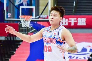 京媒：趙睿轉(zhuǎn)會(huì)出于對(duì)球員意愿的尊重 天價(jià)轉(zhuǎn)會(huì)的說(shuō)法純屬謠言