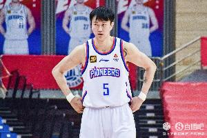 天津男籃新增注冊(cè)7人：王一方續(xù)簽3年B類(lèi)合同 賴(lài)俊豪C類(lèi)還剩1年