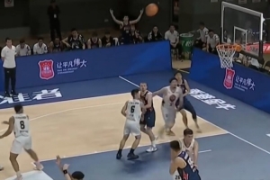 神射手！董健替補(bǔ)出場(chǎng)命中5記三分球 拿到國(guó)內(nèi)球員最高分15分！