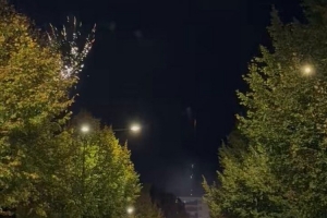 家鄉(xiāng)的驕傲！埃夫勒放煙花慶祝登貝萊獲得金球獎