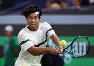 ATP挑戰(zhàn)賽深圳站半決賽：周意2-1逆轉(zhuǎn)崔杰，晉級決賽
