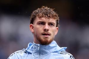 雪藏1個(gè)月！22歲埃利奧特近6場(chǎng)0出戰(zhàn)，踢10場(chǎng)維拉才會(huì)3500萬買斷