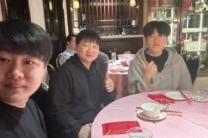 來(lái)談續(xù)約還是勸他回LCK？Kael經(jīng)紀(jì)公司負(fù)責(zé)人曬與Kael合照