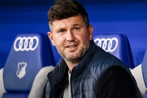 狼堡挖角未成功，霍芬海姆官方：施奇克繼續(xù)擔(dān)任體育總經(jīng)理
