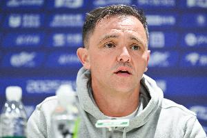 國安主帥：對(duì)球迷說對(duì)不起 我們盡了全力 我覺得我們正走在正軌上