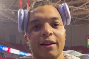 洛夫頓：上海男籃來了很多新援 球隊的化學反應很棒