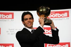 18年前的今天卡卡問鼎金球獎，巴西至今仍在苦等下一位金球先生