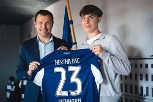 圖片報：拜仁、皇馬、曼聯(lián)等隊都在關(guān)注德國16歲的新星艾?；舳? >
                                        </div>
                                    </div>
                                                                        <div   id=