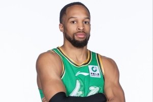 投射沒問題！杰隆·布朗14中8&4記三分拿下21分2板3助1斷