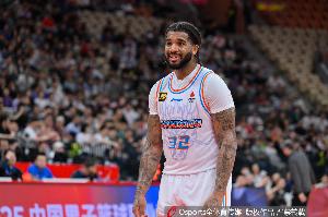 打得可以！克里斯13中8拿到23分8板2助1帽