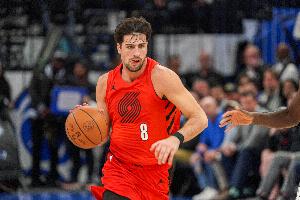 又要三雙？阿夫迪亞半場(chǎng)8中5拿到19分4板4助