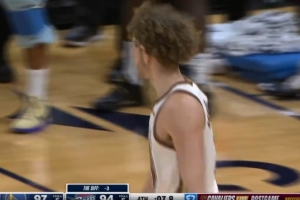 會(huì)加時(shí)嗎？桑托斯兩罰中一 7.8秒勇士領(lǐng)先3分&騎士球權(quán)