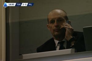 米蘭0-2落后時(shí)，阿萊格里看臺(tái)一通電話指揮，最終米蘭3-2逆轉(zhuǎn)