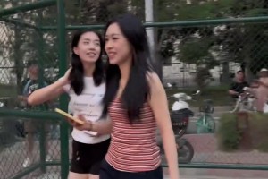 四個(gè)網(wǎng)紅四種類型，一起打球畫面太美了?