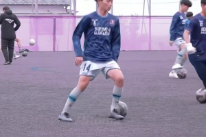 三苫熏批發(fā)市場！看一下日本高中青訓(xùn)訓(xùn)練有多強(qiáng)，這盤帶教科書級