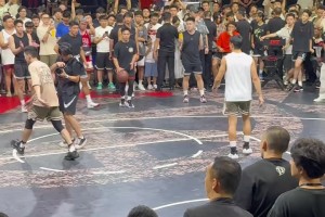 這…1m65風(fēng)車？？？頭撞籃板… 這得跳了多高?。?>
                                <span></span>
                                <p>這…1m65風(fēng)車？？？頭撞籃板… 這得跳了多高??！</p>
                            </a>
                        </div>
                                                <div   id=